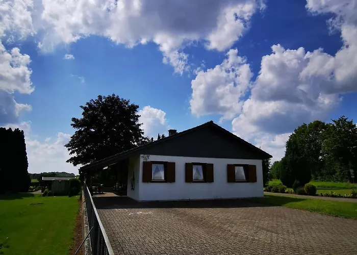 Bb19 Eifel-ferienhaus Am Moseltal Mit Saunahaus Nyaraló *